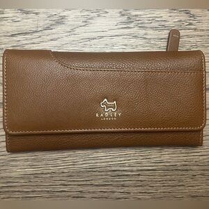 Like-new Radley London Large Leather Wallet